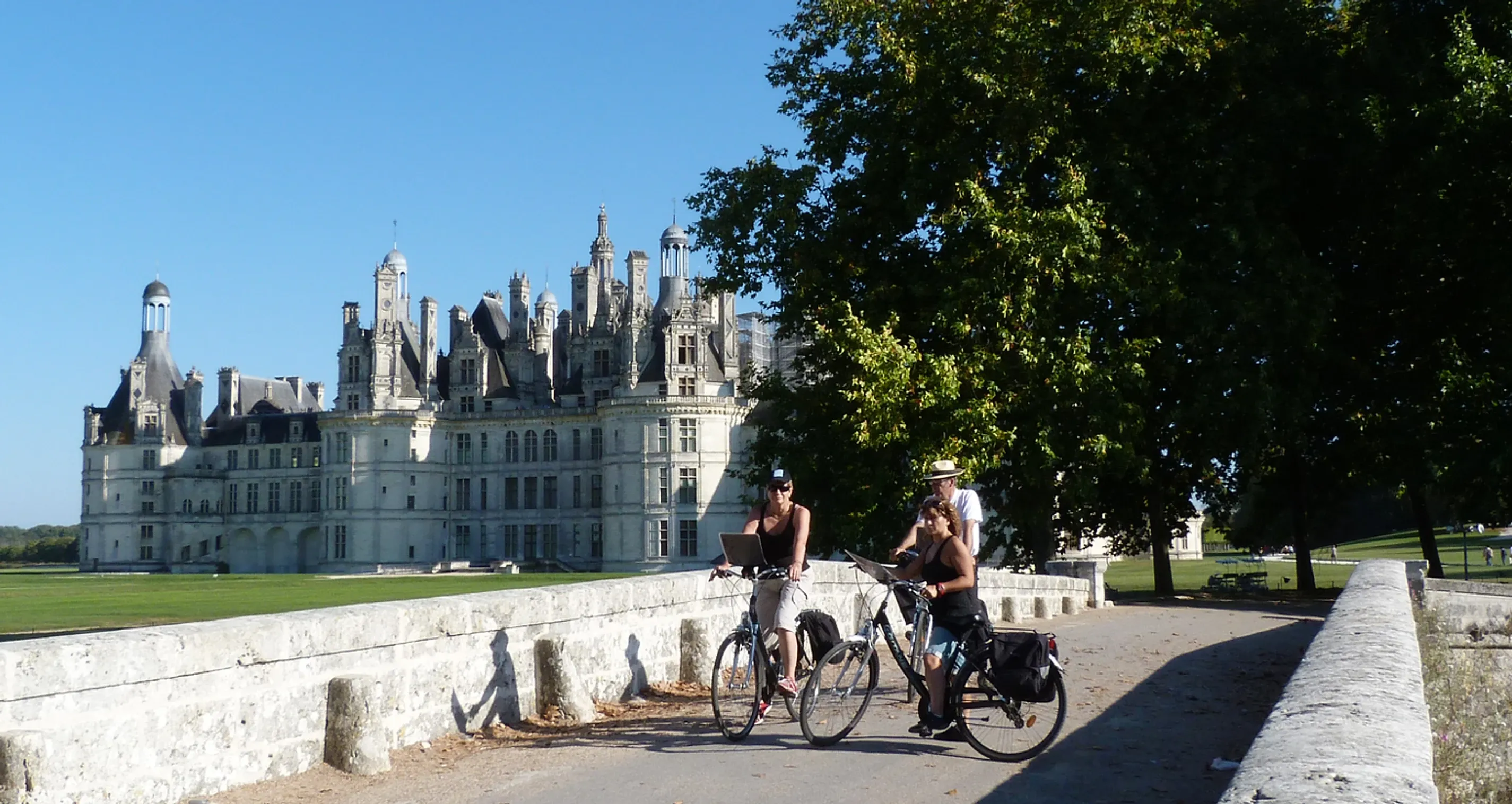 LOIRE VALLEY TRAVEL (biking France)