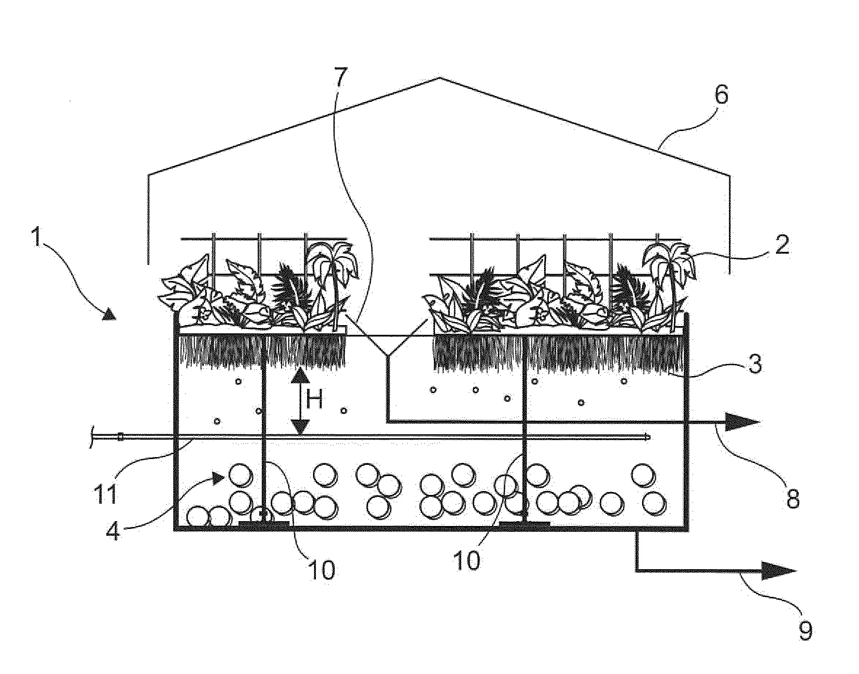 Installation de traitement biologique a reacteur sequentiel discontinu integrant des plantes epuratrices et des supports mobiles de biomasse et procede de mise en oeuvre